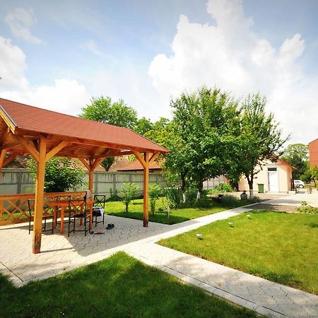 Apartments Svetlica Backi Petrovac Exterior foto